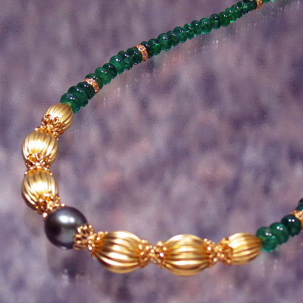 K18 Emerald Necklace 47.30cts