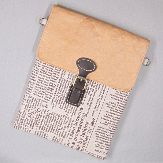 【本革ベルト】Tyvek®TYPE5 英字新聞 サコッシュ